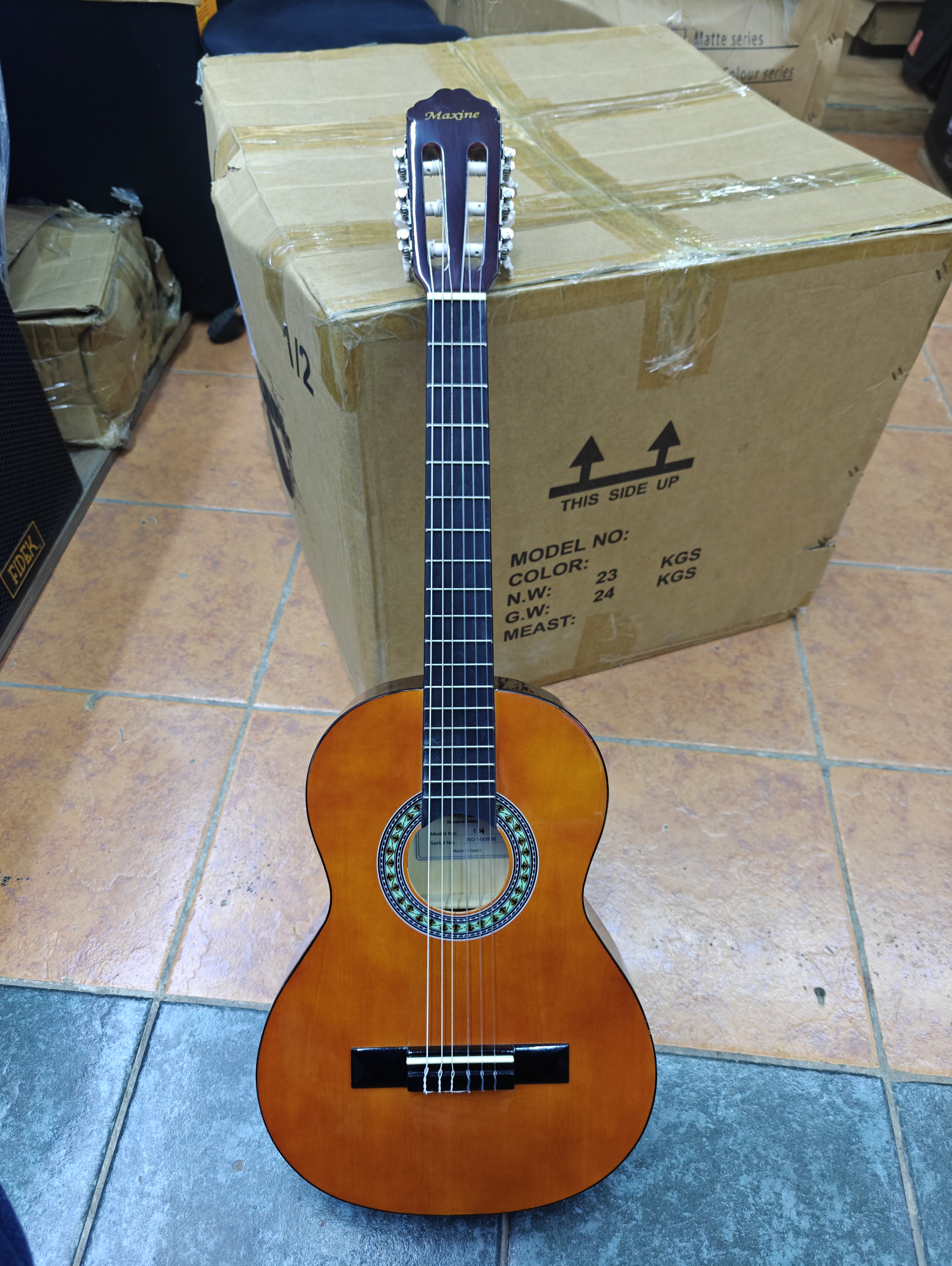 36 inches classic guitar with soft strings 